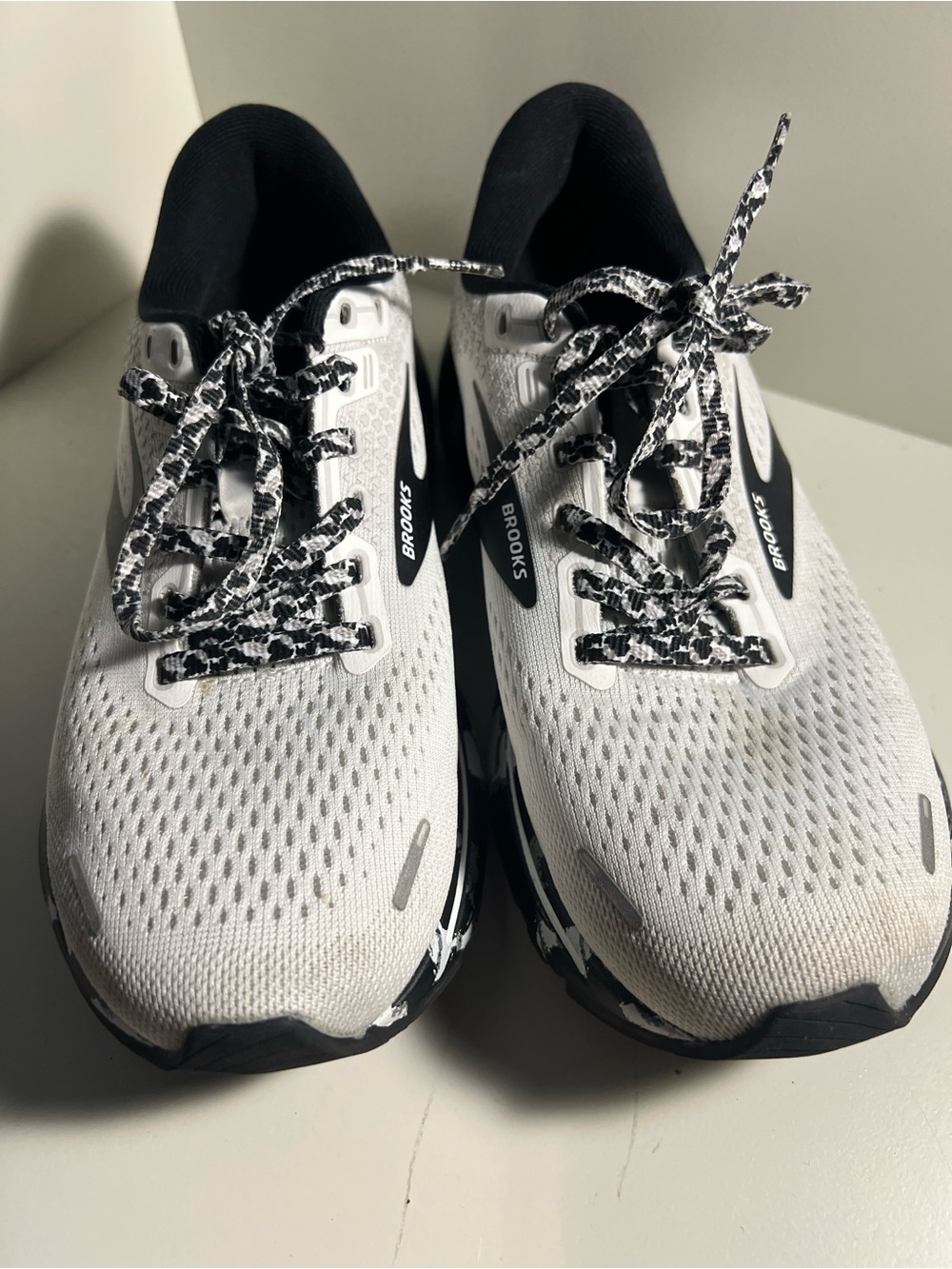 Brooks Women’s Black Athletic Running Shoes - Picture 3 of 7